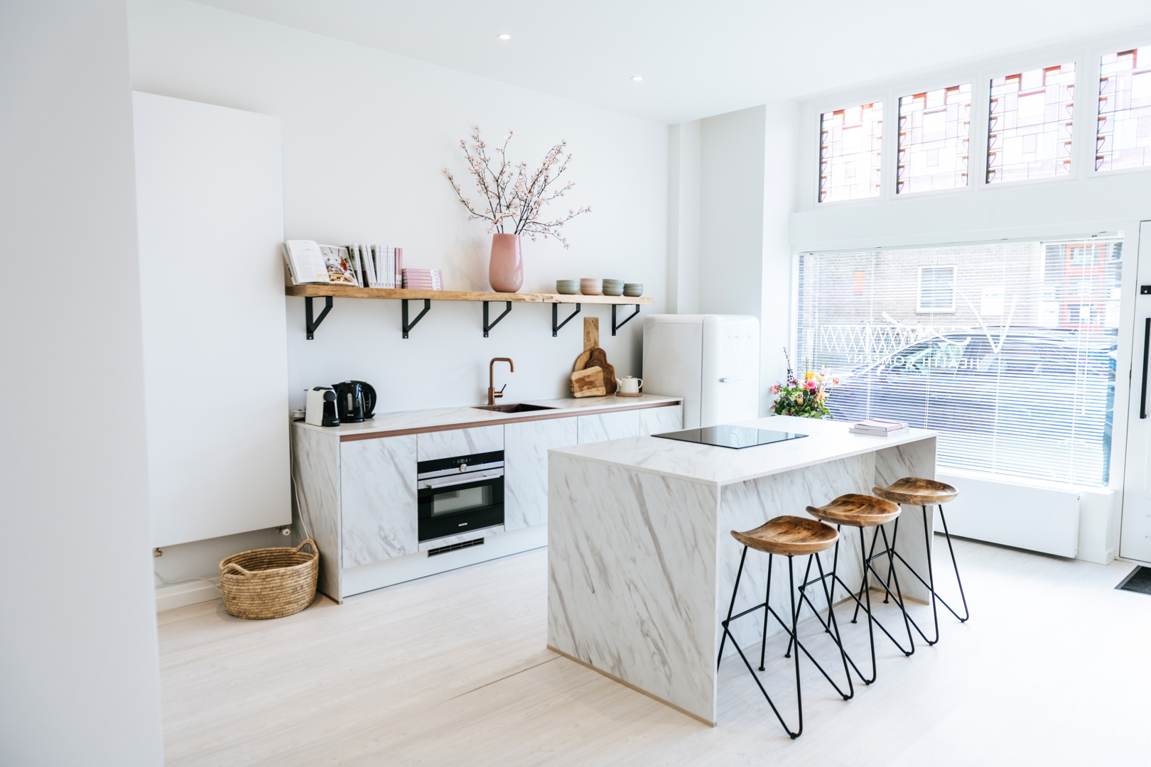 Moderne keuken van Vivian Reijs
