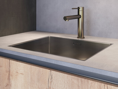 Gun metal spoelbak en kraan