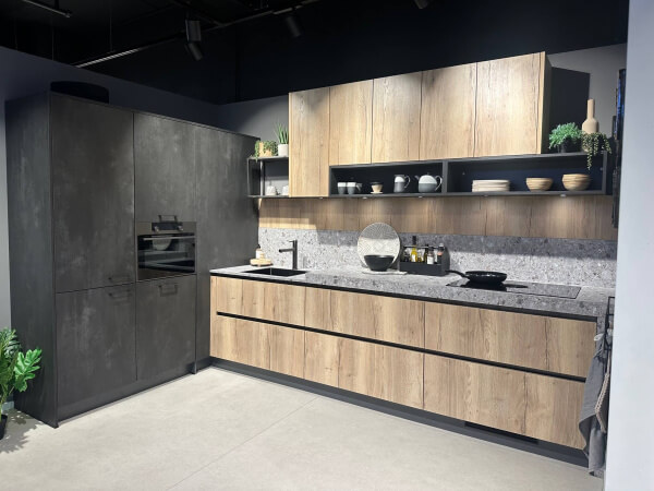 Showroomkeuken Atlas Trend Metaalzwart icm Jura Wild Eiken Licht