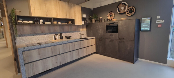 Showroomkeuken Atlas Trend Metaalzwart icm Jura Wild Eiken Licht