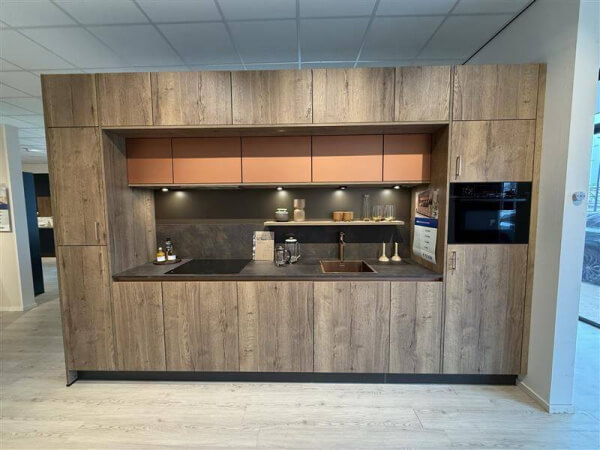 Showroomkeuken Jura Wild Eiken Donker