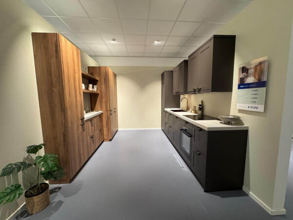 Showroomkeuken Atlas kader Terrabruin