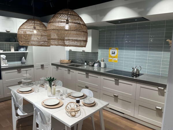 Showroomkeuken Atlas kader wit