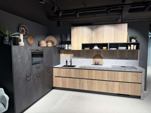 Showroomkeuken Atlas Trend Metaalzwart icm Jura Wild Eiken Licht