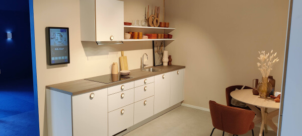 Showroomkeuken Matterhorn hout kiezelwit