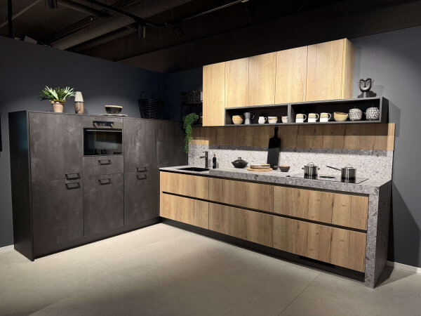 Showroomkeuken Atlas Trend Metaalzwart icm Jura Wild Eiken Licht