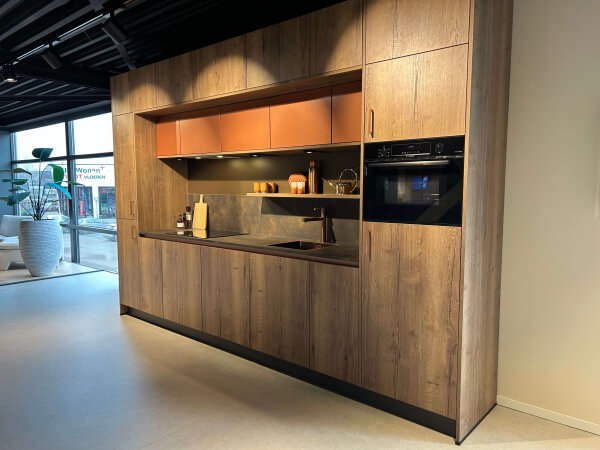 Showroomkeuken Jura Wild Eiken Donker