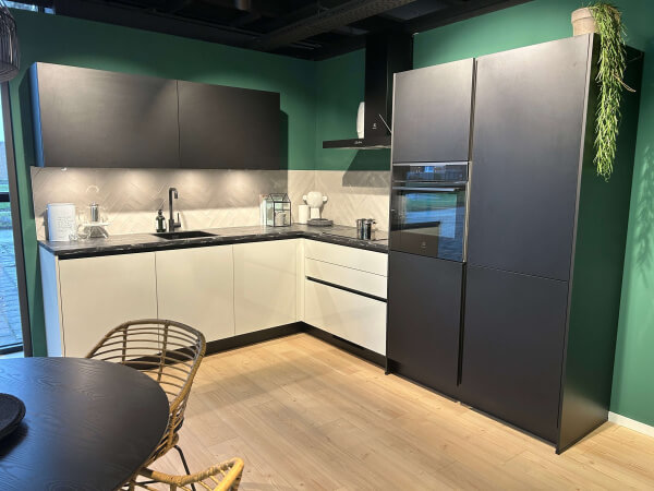 Showroomkeuken Andes Wit icm Atlas Leisteen