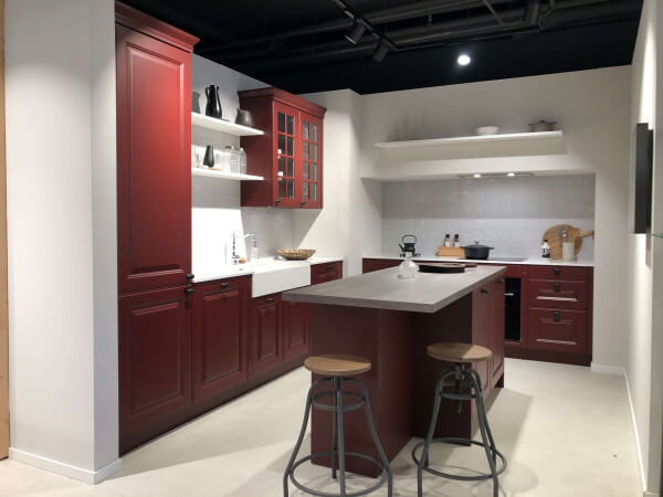 Showroomkeuken Rustiek robijnrood