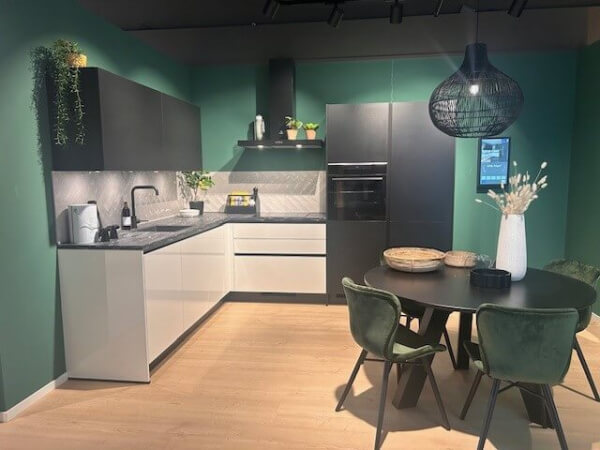 Showroomkeuken Andes Wit icm Atlas Leisteen