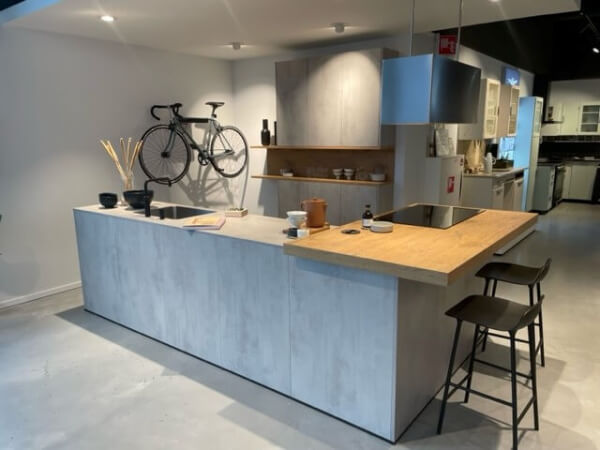 Showroomkeuken Atlas trend betongrijs