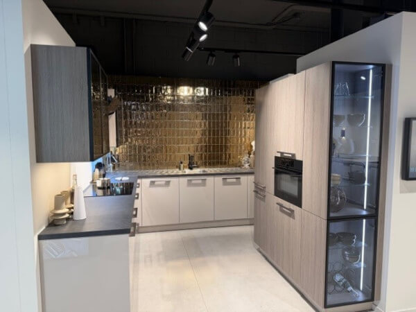 Showroomkeuken Pallas Kashmir icm Atlas Zilver Eiken